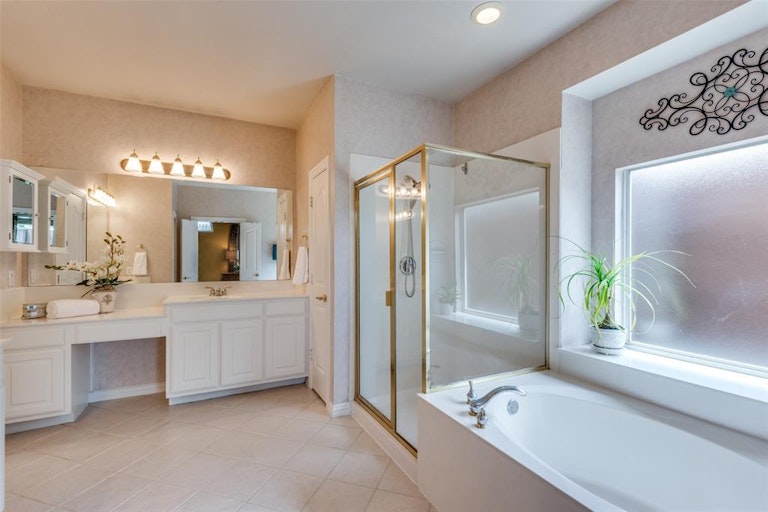 Photo 16 of 26 - 1604 Stone Crest Dr, Flower Mound, TX 75028