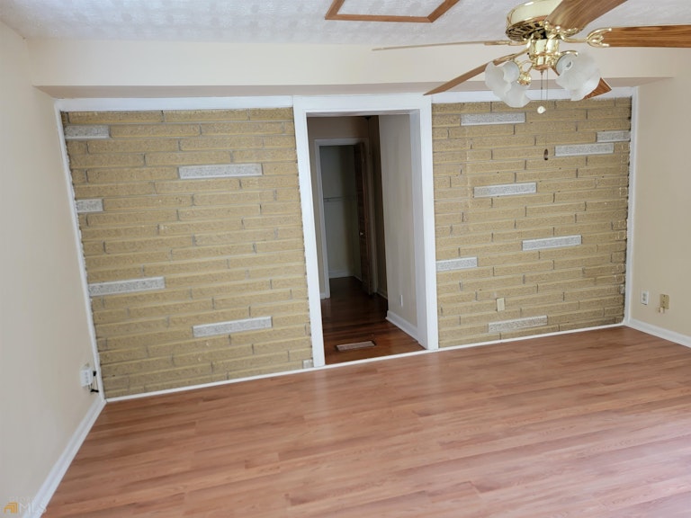 Photo 5 of 20 - 1028 Mountain View Rd NW, Conyers, GA 30012
