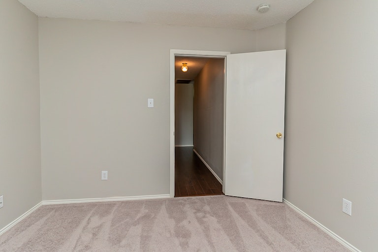Photo 14 of 21 - 2404 Glenhaven Dr, McKinney, TX 75071