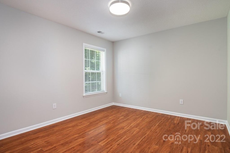 Photo 30 of 37 - 14200 Queens Carriage Pl, Charlotte, NC 28278