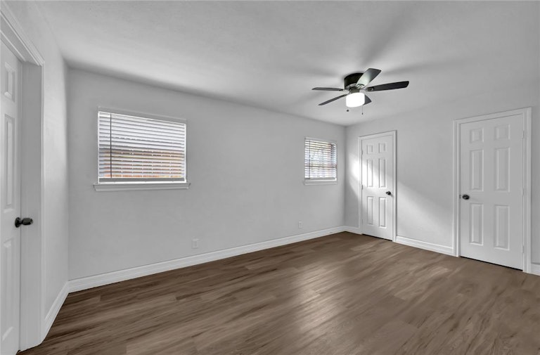 Photo 14 of 23 - 5102 Academy St #16, Houston, TX 77005