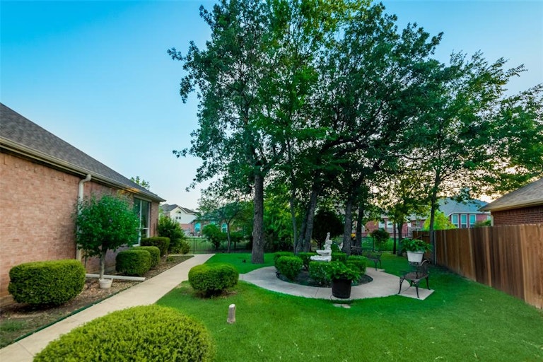 Photo 36 of 39 - 2608 Valencia Ln, Denton, TX 76210