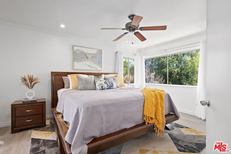 Photo 23 of 37 - 22334 Liberty Bell Rd, Calabasas, CA 91302