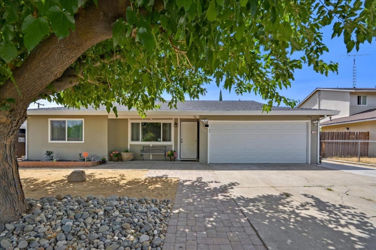 Photo 1 of 33 - 7251 Washburn Way, North Highlands, CA 95660