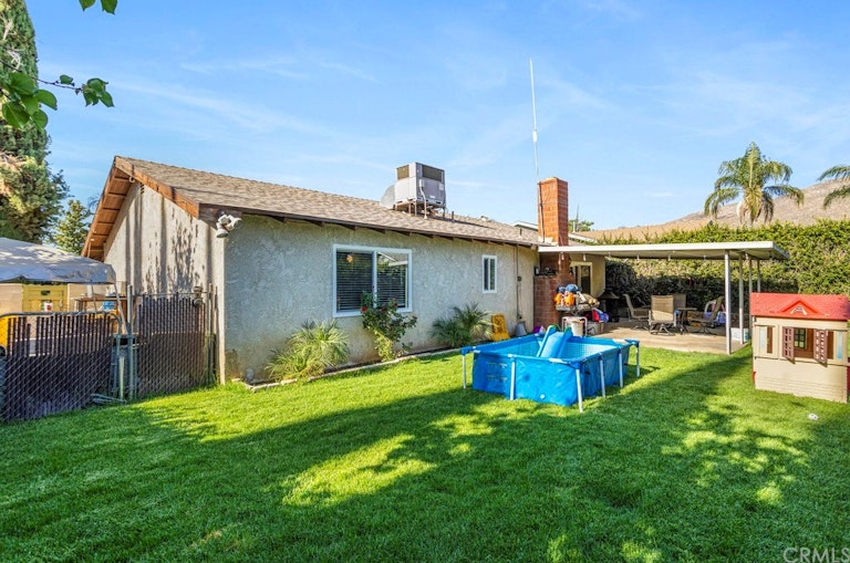 Photo 9 of 11 - 22205 Lark St, Grand Terrace, CA 92313