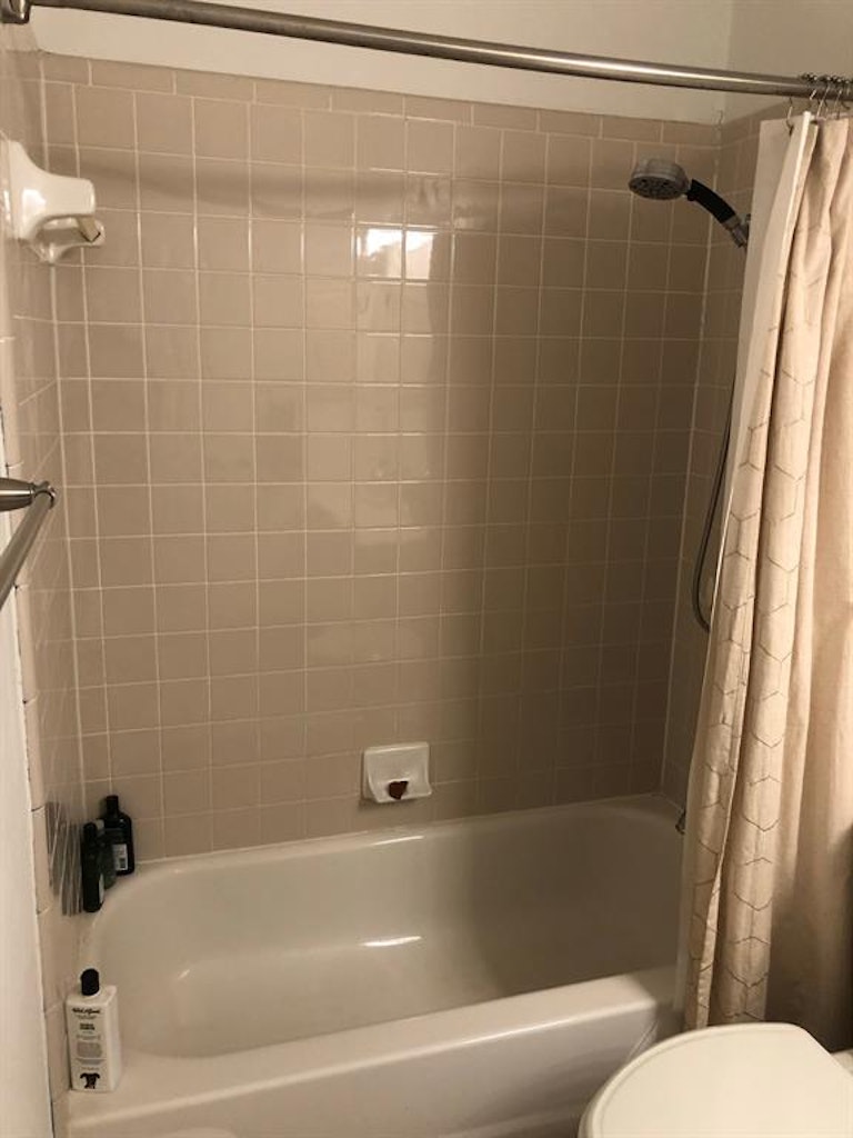 Photo 13 of 30 - 7513 Silverthorn Dr, Rowlett, TX 75089