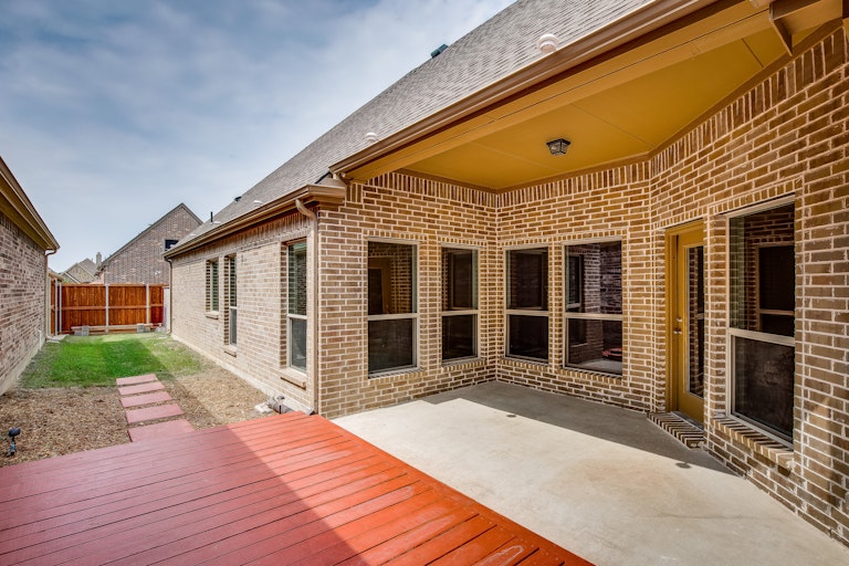 Photo 5 of 25 - 1816 Sanderlain Ln, Allen, TX 75002
