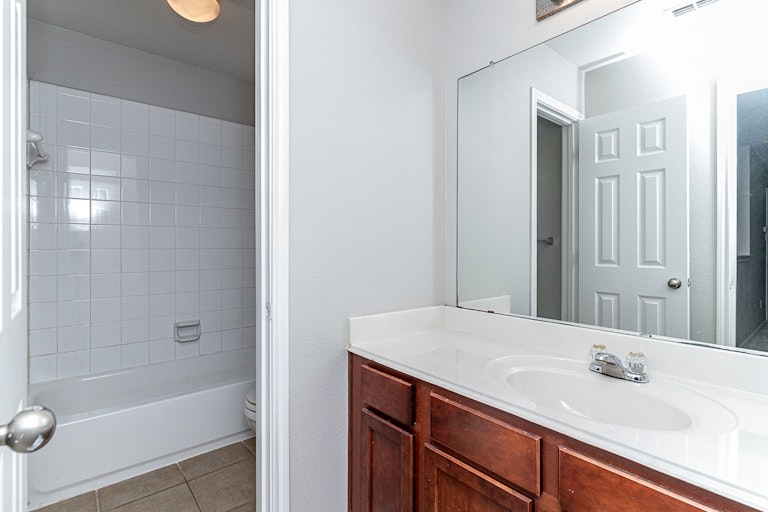 Photo 6 of 27 - 2963 Gospel Dr, Dallas, TX 75237