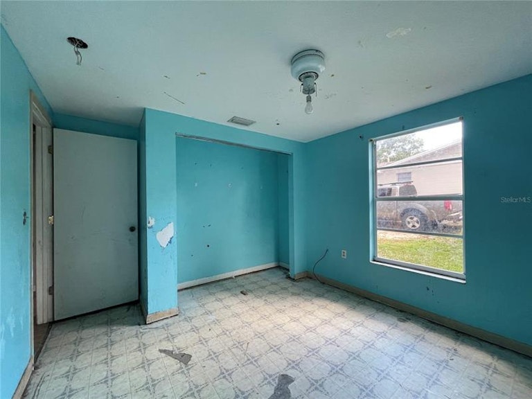 Photo 19 of 22 - 40018 Proud Mockingbird Rd, Zephyrhills, FL 33540