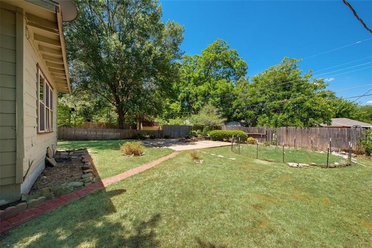 Photo 21 of 23 - 4512 Rutland Ave, Fort Worth, TX 76133
