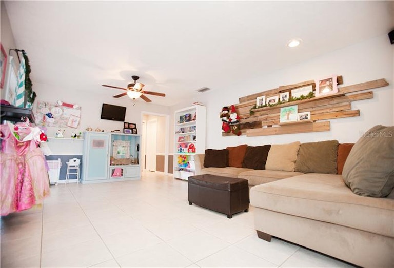 Photo 9 of 24 - 3399 Espanola Dr, Sarasota, FL 34239