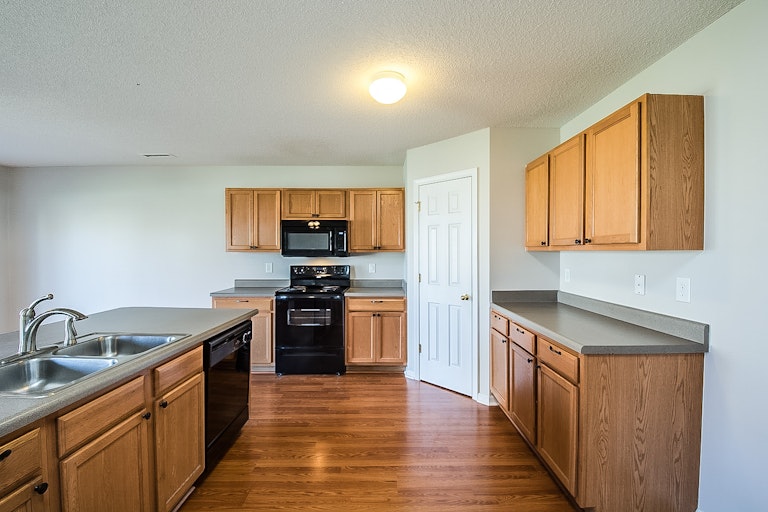 Photo 3 of 19 - 4612 Smarty Jones Dr, Knightdale, NC 27545