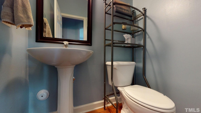 Photo 14 of 40 - 6209 Sparkling Brook Dr, Raleigh, NC 27616