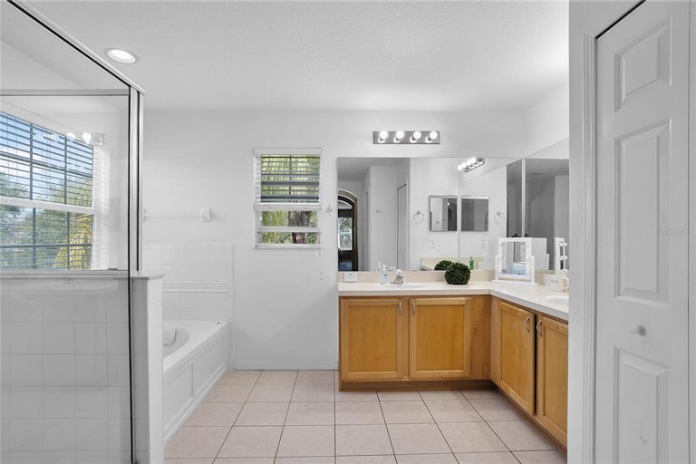 Photo 30 of 45 - 10565 Coral Key Ave, Tampa, FL 33647
