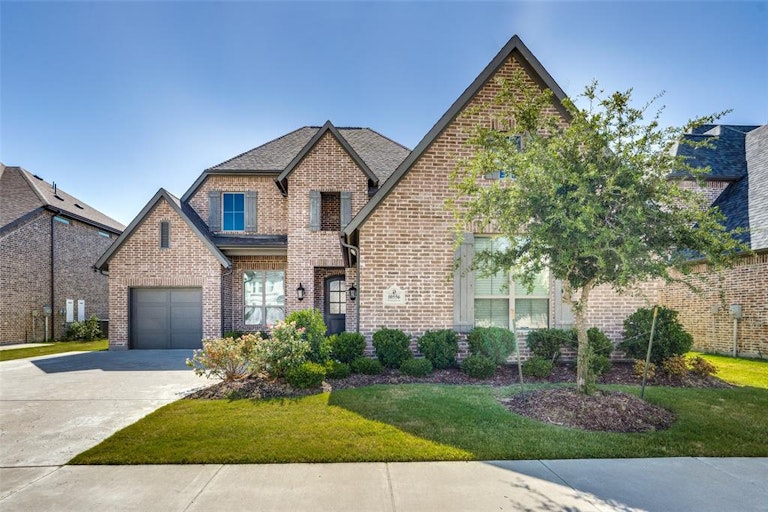 Photo 1 of 40 - 10556 Wintergreen Dr, Frisco, TX 75035