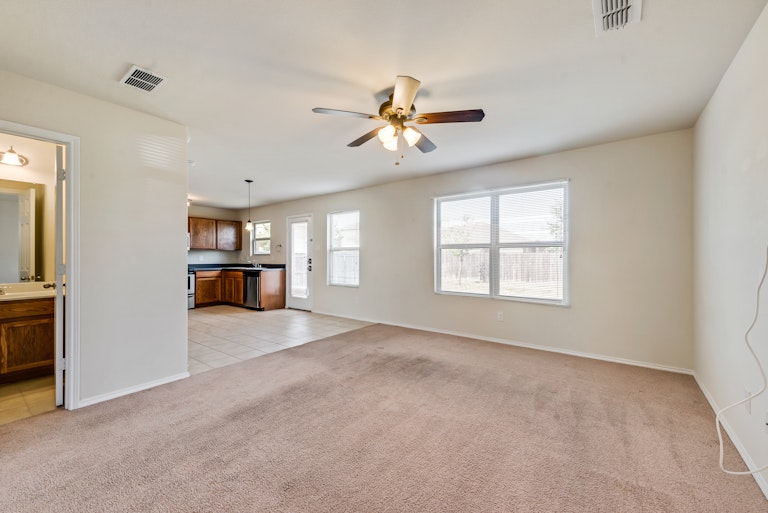 Photo 3 of 24 - 1907 Castaway Dr, Grand Prairie, TX 75051