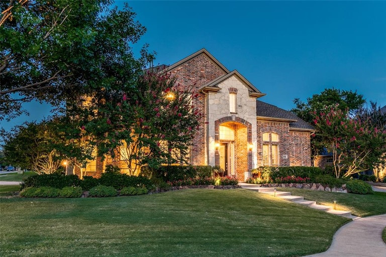 Photo 2 of 40 - 308 Kali Ct, Murphy, TX 75094
