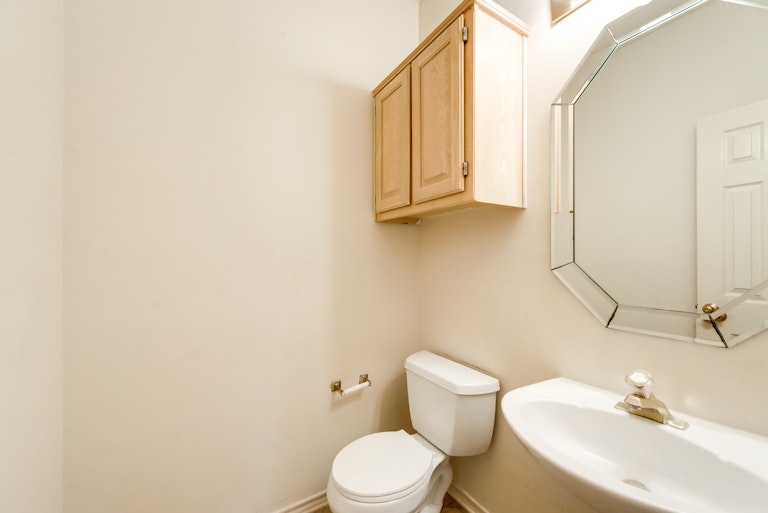 Photo 23 of 28 - 2216 Meadowstone Dr, Carrollton, TX 75006
