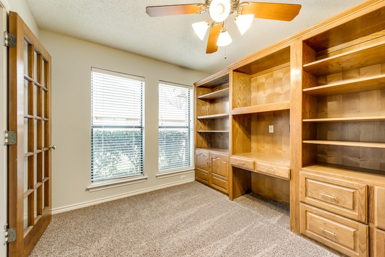 Photo 24 of 30 - 1313 Primrose Ln, Desoto, TX 75115