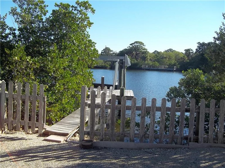 Photo 8 of 25 - 6809 Driftwood Dr, Hudson, FL 34667