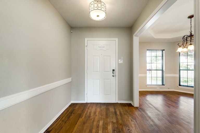 Photo 7 of 33 - 7206 Shawn Dr, Rowlett, TX 75088