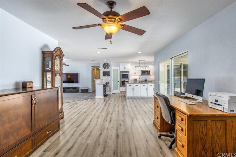 Photo 11 of 35 - 35565 Mountain View St, Yucaipa, CA 92399