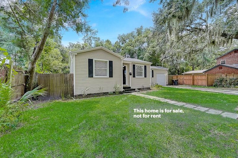 Photo 1 of 28 - 2408 Ridgewood Rd, Jacksonville, FL 32207