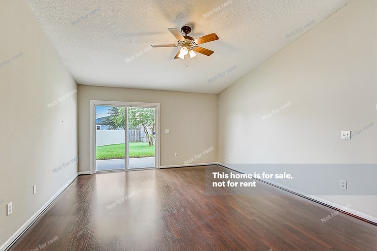 Photo 3 of 33 - 6012 Chestnut Gelding Ln, Jacksonville, FL 32234