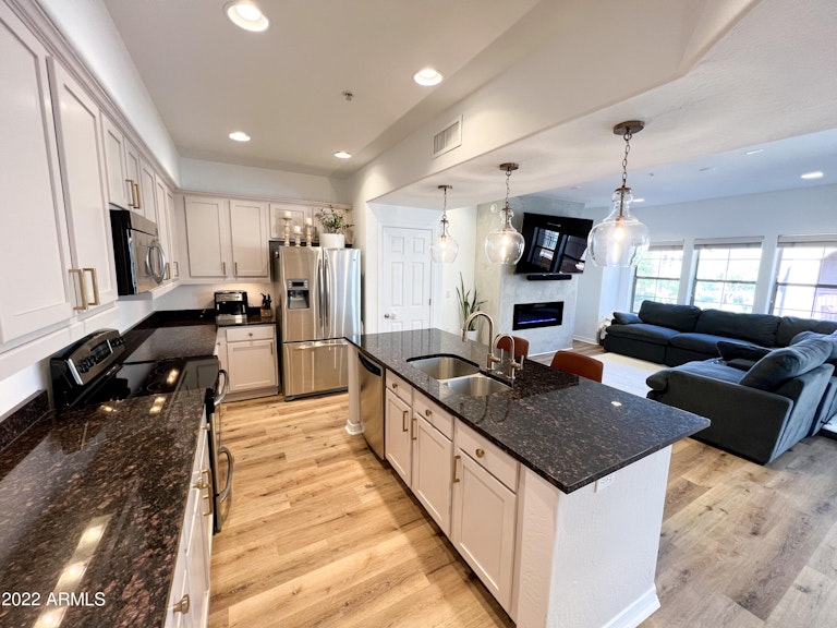 Photo 7 of 41 - 3935 E Rough Rider Rd #1044, Phoenix, AZ 85050