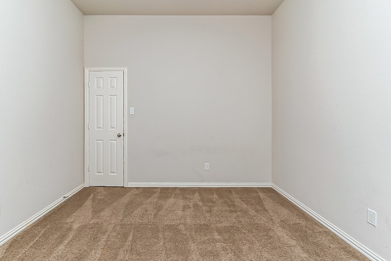 Photo 16 of 37 - 4712 Eddleman Dr, Fort Worth, TX 76244