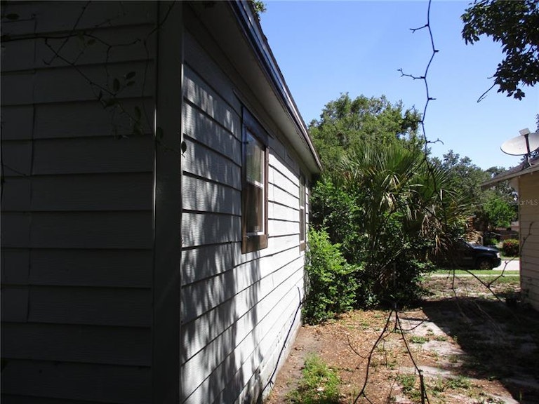 Photo 17 of 26 - 624 28th Ave S, Saint Petersburg, FL 33705