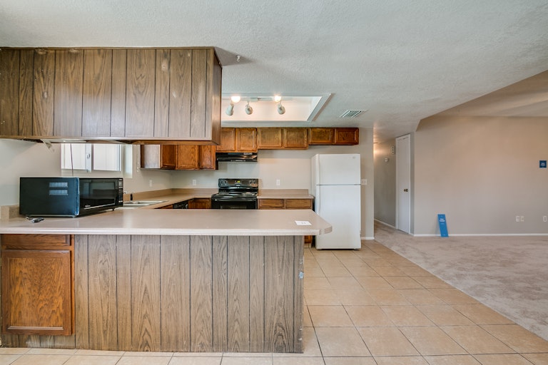 Photo 7 of 27 - 341 W 23rd Ave, Apache Junction, AZ 85120