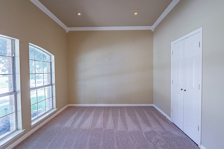 Photo 12 of 24 - 1412 Sunswept Ter, Lewisville, TX 75077