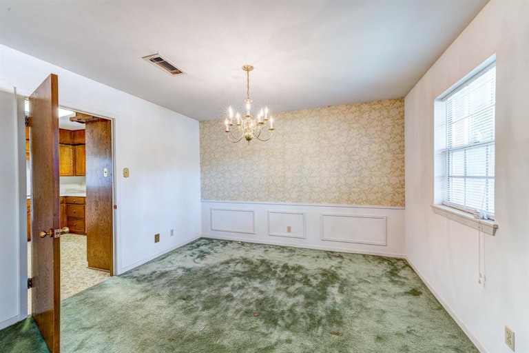 Photo 7 of 35 - 6031 Wigton Dr, Houston, TX 77096