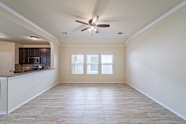 Photo 11 of 26 - 7235 Foxmoor Lake Ct, Humble, TX 77338