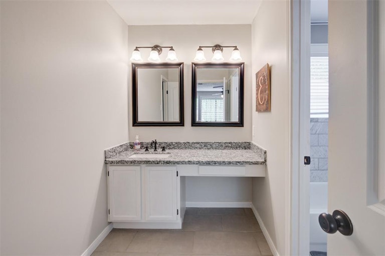 Photo 37 of 48 - 4918 Dobbin Springs Ln, Kingwood, TX 77345