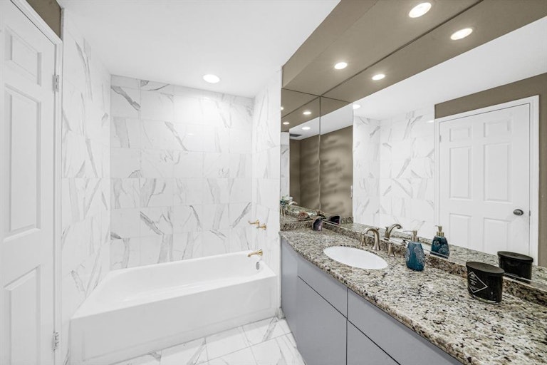 Photo 16 of 20 - 2001 Holcombe Blvd #3504, Houston, TX 77030