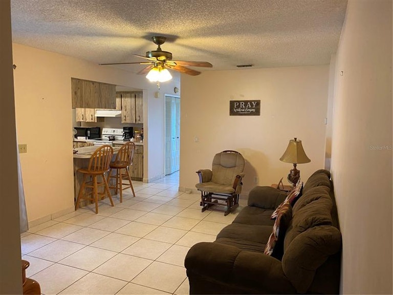 Photo 5 of 21 - 2120 El Campo Ave, Deltona, FL 32725