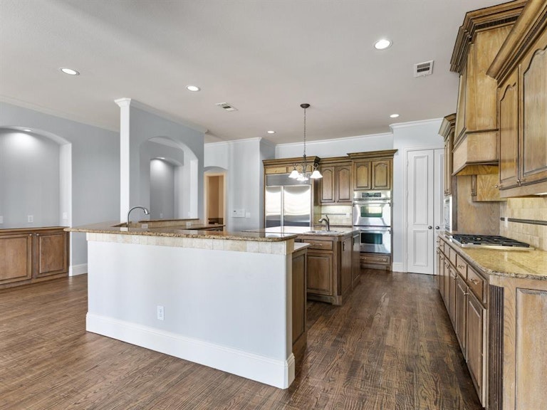 Photo 12 of 40 - 1140 King Mark Dr, Lewisville, TX 75056