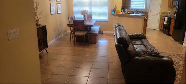 Photo 3 of 14 - 3684 Iditarod Ln, Orlando, FL 32839