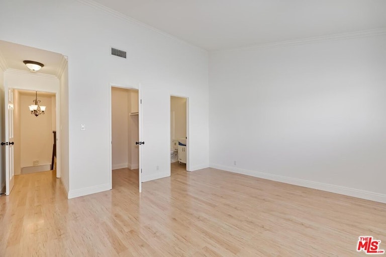 Photo 18 of 28 - 535 E San Jose Ave Unit C, Burbank, CA 91501