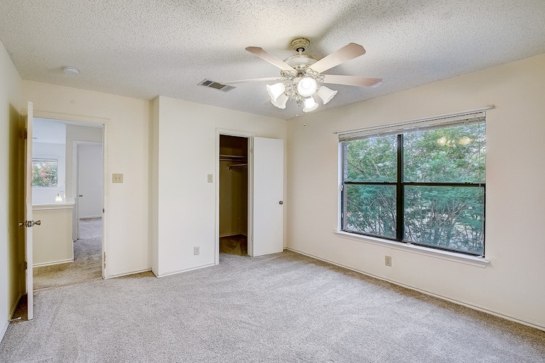 Photo 36 of 38 - 3213 Elizabeth Anne Ln, Round Rock, TX 78664