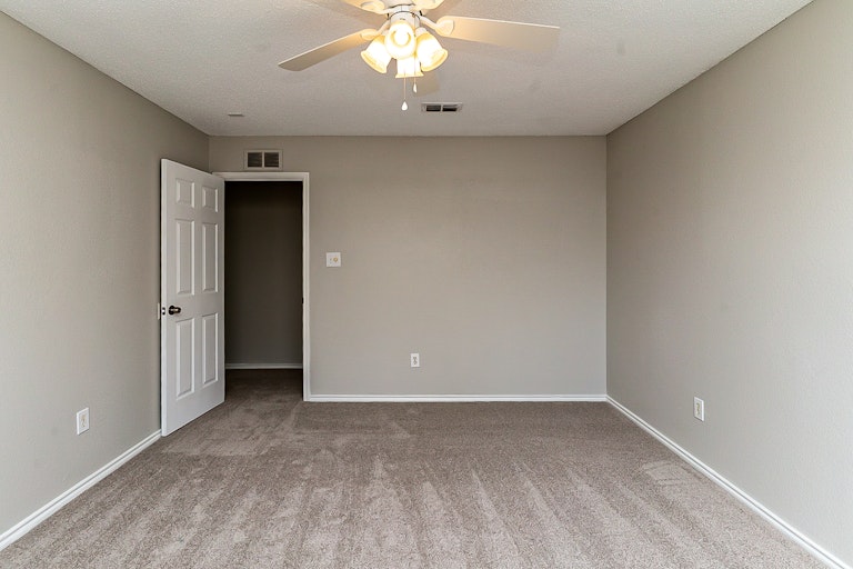 Photo 23 of 32 - 4200 Birch Creek Rd, Fort Worth, TX 76244