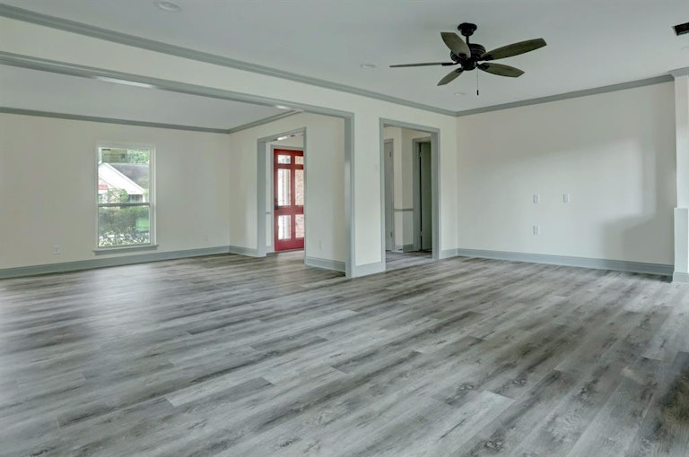 Photo 11 of 27 - 7919 Fairdale Ln, Houston, TX 77063
