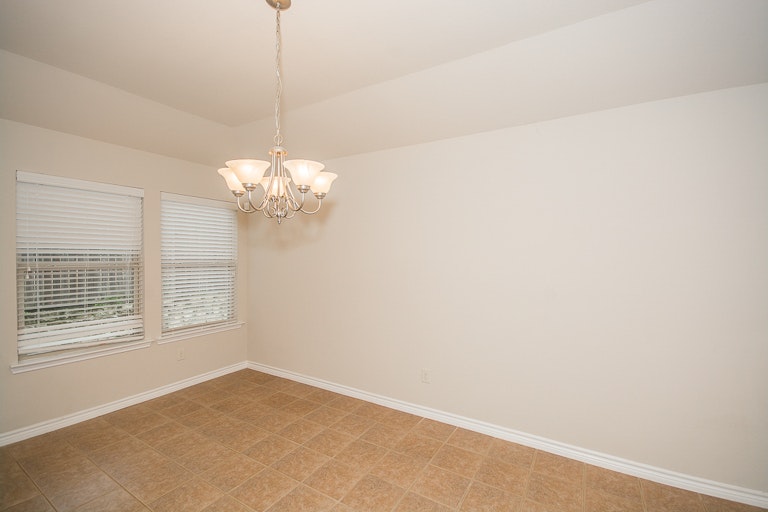 Photo 11 of 27 - 6076 Cedar Glen Dr, Grand Prairie, TX 75052