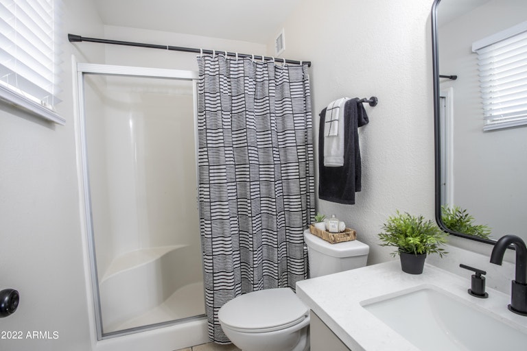 Photo 9 of 23 - 4617 W Montebello Ave, Glendale, AZ 85301