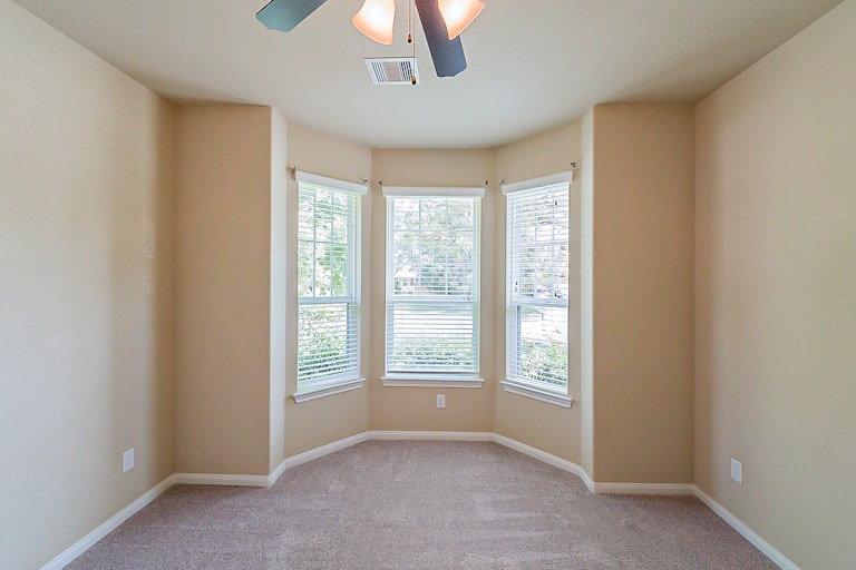 Photo 24 of 35 - 13707 Parkers Cove Ct, Houston, TX 77044