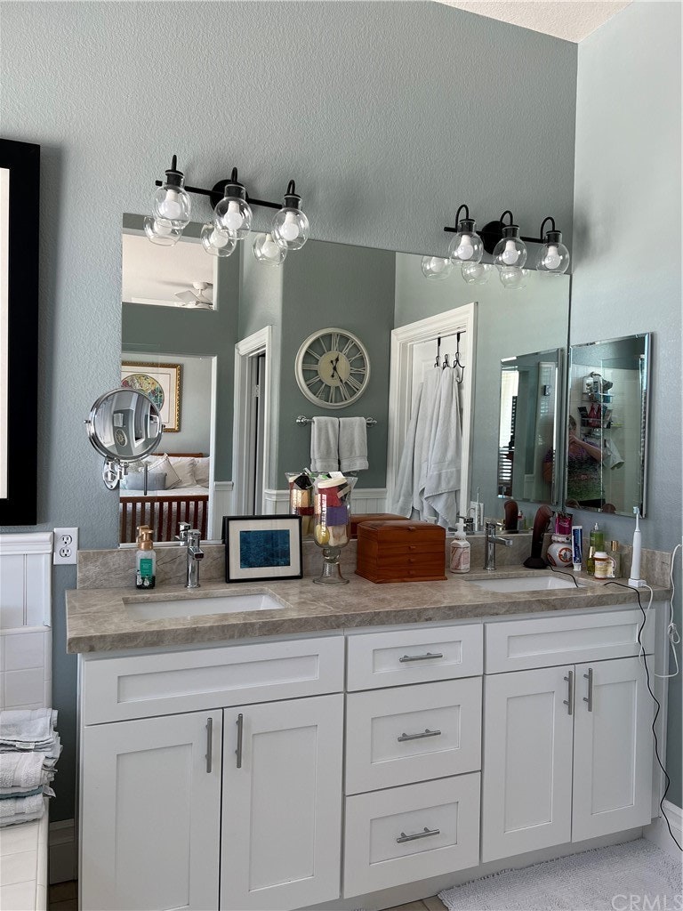 Photo 14 of 20 - 21401 Silvertree Ln, Trabuco Canyon, CA 92679