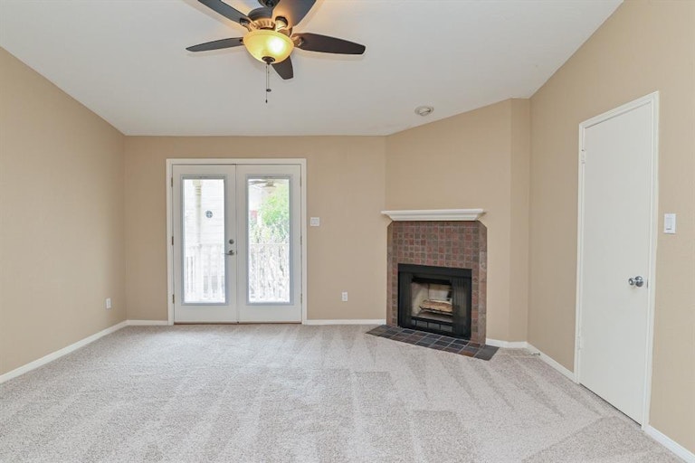 Photo 20 of 32 - 7350 Kirby Dr #37, Houston, TX 77030
