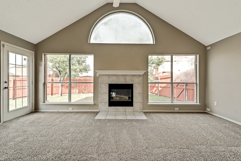 Photo 7 of 26 - 812 Pebble Ridge Dr, Lewisville, TX 75067